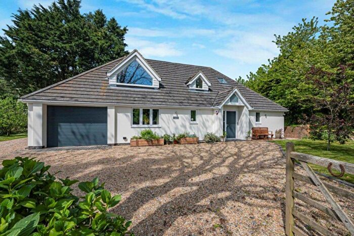 4 Bedroom Detached House For Sale In Downs Walk, Peacehaven, BN10