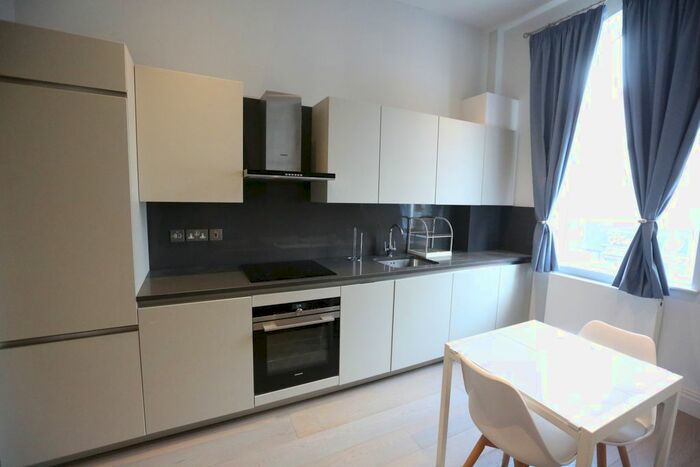 1 Bedroom Flat To Rent In Alvington Crescent, London E8