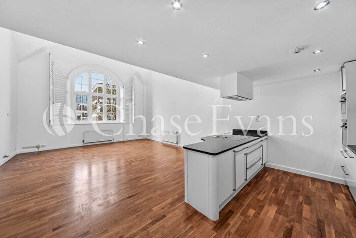 2 Bedroom Flat To Rent In Chart Street, Hackney, London, N1