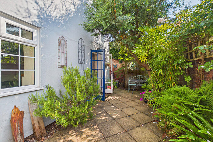 3 Bedroom Cottage For Sale In The Street, Heveningham, IP19
