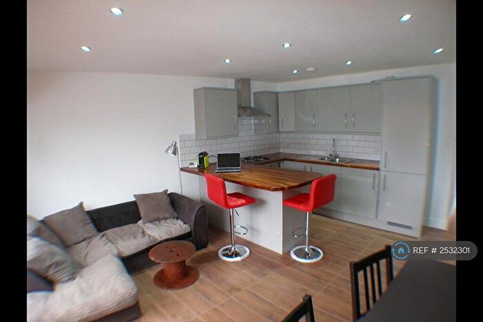 3 Bedroom Flat To Rent In Garden Amersham Road, London, SE14