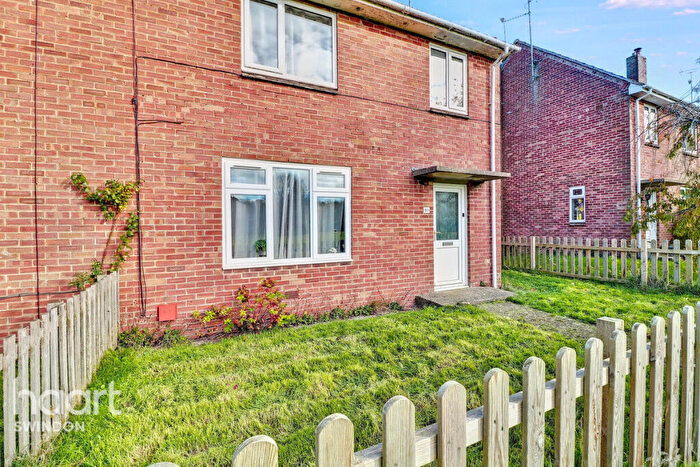 3 Bedroom Semi Detached House For Sale In Thorney Park, Swindon, SN4