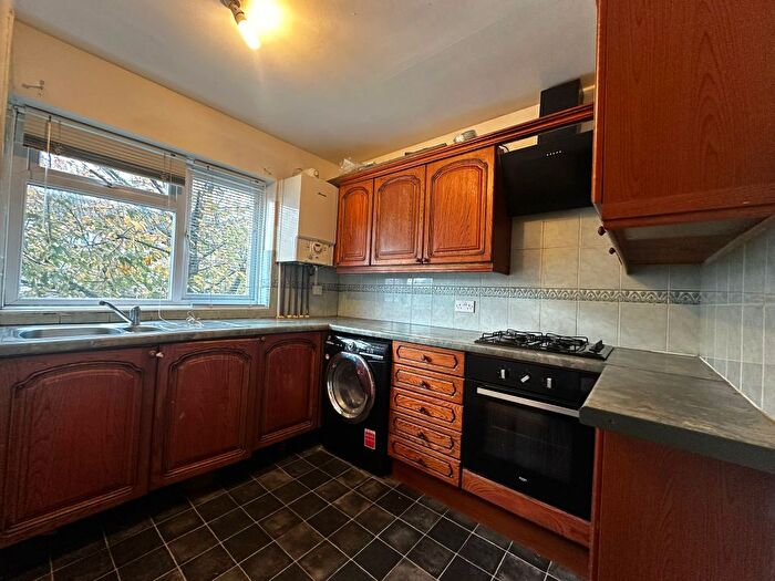 4 Bedroom Detached House To Rent In Seymour Road, Mitcham Junction, CR4