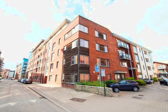 1 Bedroom Flat To Rent In Ratcliffe Court, Temple Quay, Bristol, BS2