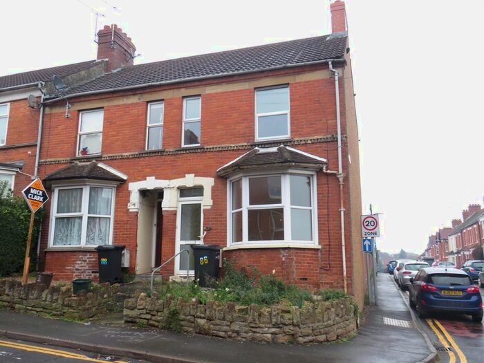 3 Bedroom End Of Terrace House To Rent In Goldcroft, Yeovil, BA21
