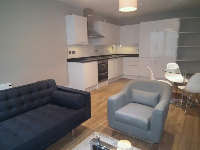 2 Bedroom Flat To Rent In Avenell Road, London, N5