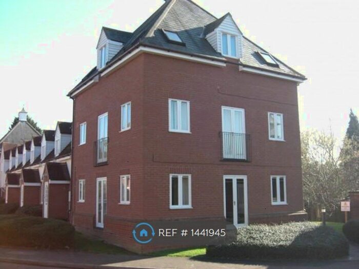 1 Bedroom Flat To Rent In Melba Court, Writtle, CM1