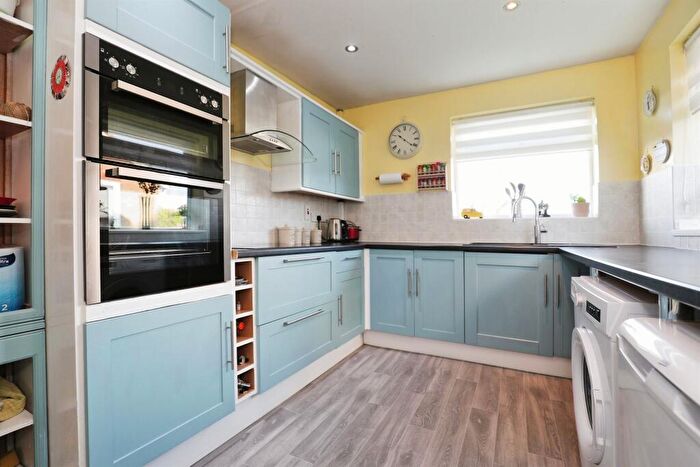 3 Bedroom Semi-Detached House For Sale In Station Road, Gilberdyke, Brough, HU15