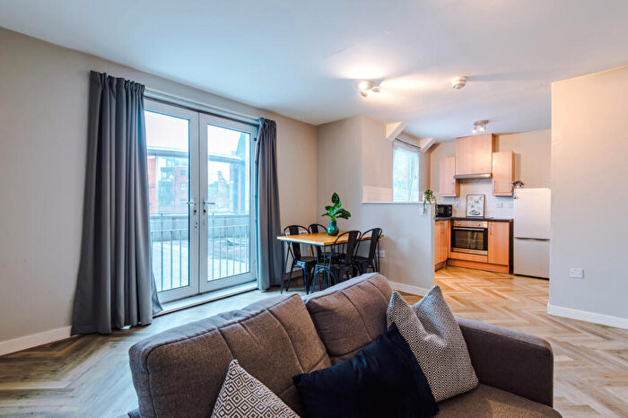 2 Bedroom Property To Rent In Flat, Mayfair Court, Manchester, M14
