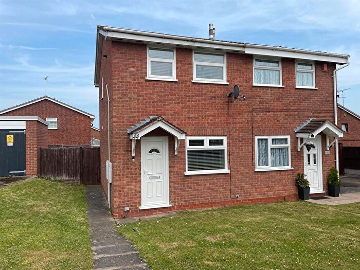 2 Bedroom Semi-Detached House To Rent In Britannia Drive, Stretton, Burton-On-Trent, DE13