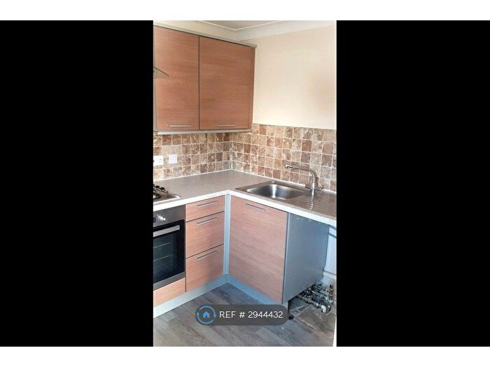 2 Bedroom Flat To Rent In Valley View Hastings, Hastings, TN35