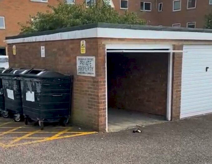 Studio To Rent In Garage, Roedean Road, BN2