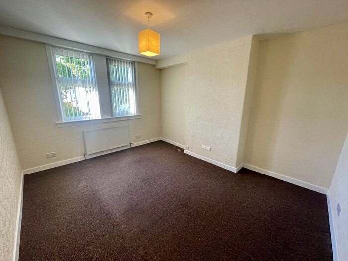 2 Bedroom Flat To Rent In Byron Crescent, Dundee, DD3