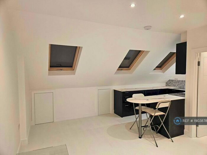 2 Bedroom Flat To Rent In Wakeman Road, London, NW10