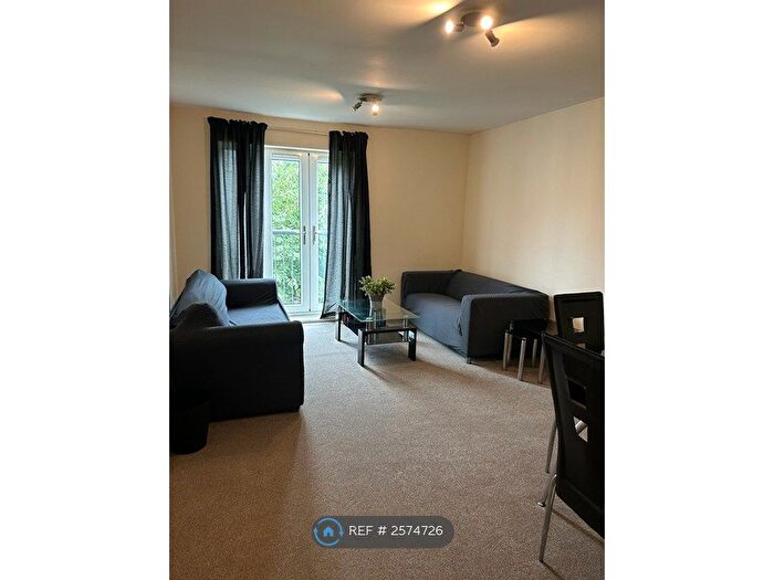 2 Bedroom Flat To Rent In Jacob House, Portsmouth, PO1