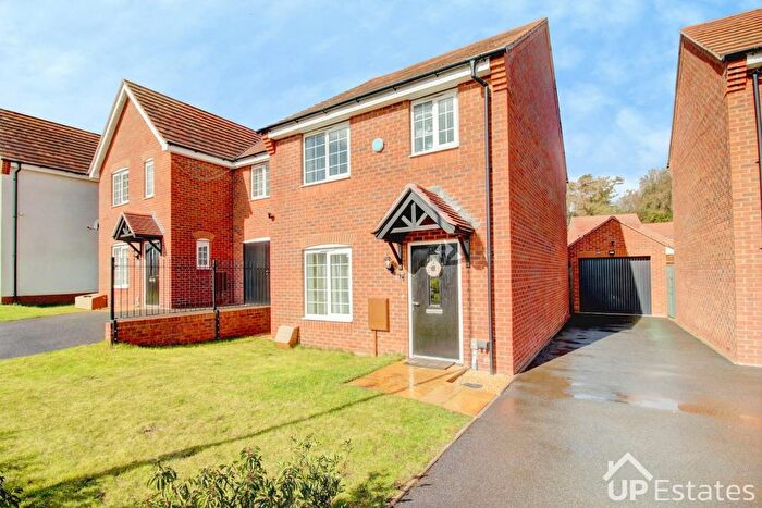 3 Bedroom Detached House For Sale In Henry Baxter Drive, Keresley End, CV7