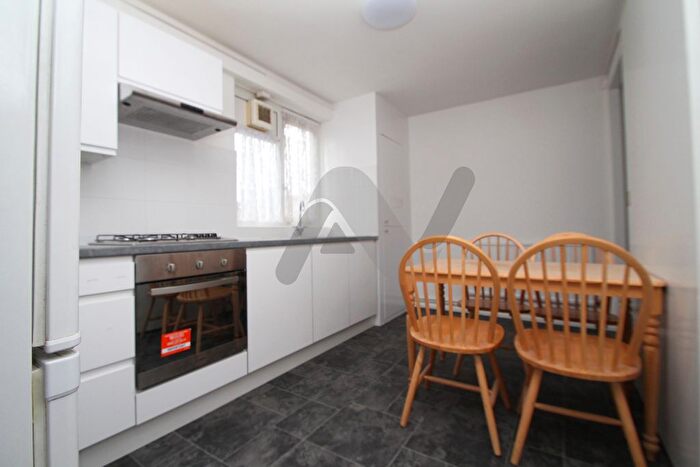 3 Bedroom Maisonette To Rent In Berkeley Walk, London, N7