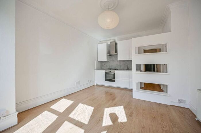 1 Bedroom Flat For Sale In Cranley Gardens, Cranley Gardens, London, N10