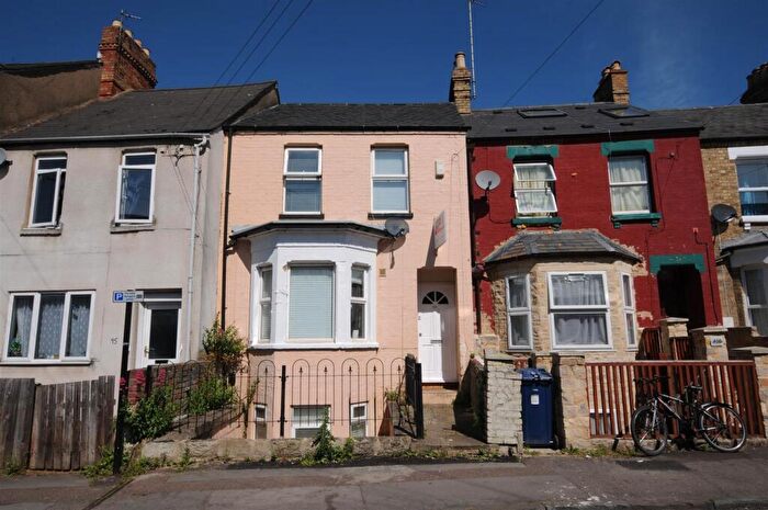6 Bedroom House To Rent In Bullingdon Road, OX4