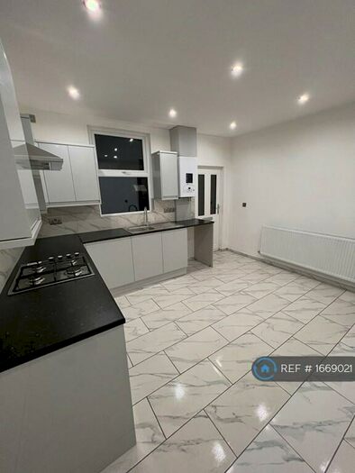 3 Bedroom End Of Terrace House To Rent In Holme Lane, Sheffield, S6