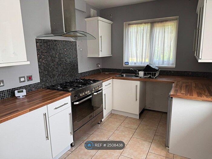 3 Bedroom Semi-Detached House To Rent In Westwood Gardens, Scarborough, YO11