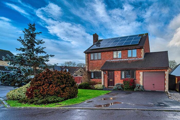 4 Bedroom Detached House For Sale In Newton Close, Gillingham, SP8