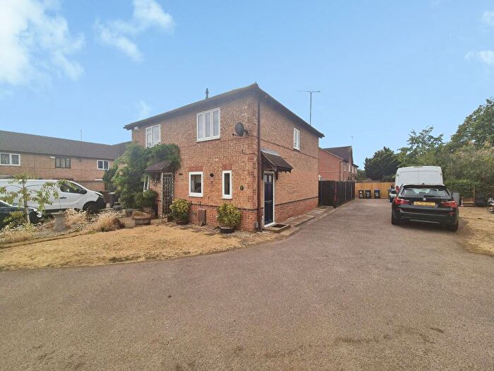 2 Bedroom Semi Detached House To Rent In Scotney Close, East Hunsbury, Northampton, NN4