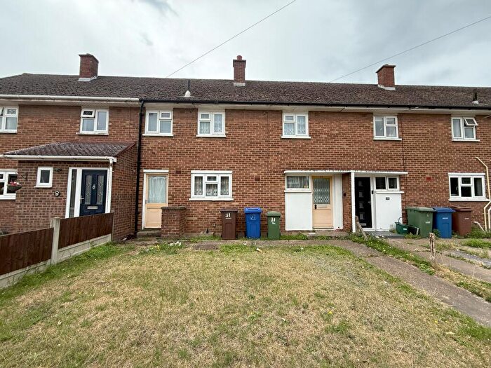 3 Bedroom Terraced House For Sale In Fairway, Stifford Clays, Grays, Essex, RM16