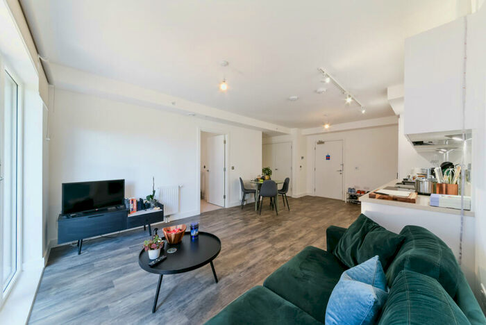 2 Bedroom Apartment To Rent In Millet Place, Pontoon Dock London, E16