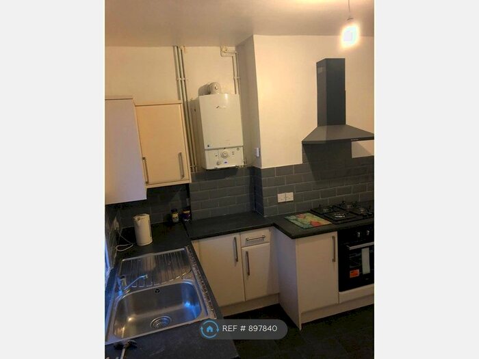 2 Bedroom End Of Terrace House To Rent In Elsa Road, Manchester M19