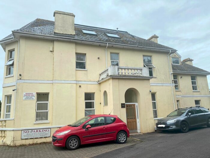 2 Bedroom Flat To Rent In Ash Hill Road, Torquay, Devon, TQ1