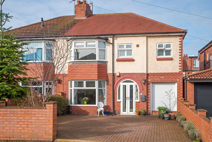 4 Bedroom Country House For Sale In White House Drive, York, YO24