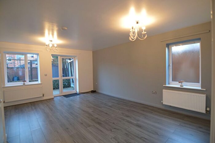 3 Bedroom Semi Detached House For Sale In White Hart Close, Thurmaston, Leicester, LE4