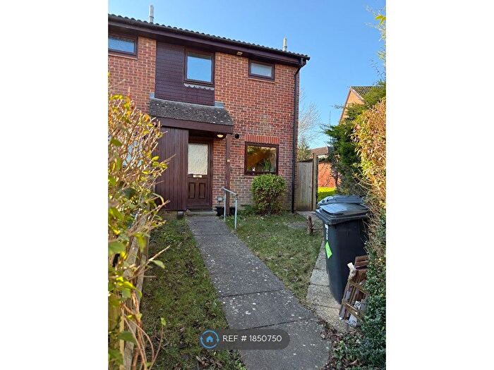 2 Bedroom Terraced House To Rent In Lowden Close, Winchester, SO22