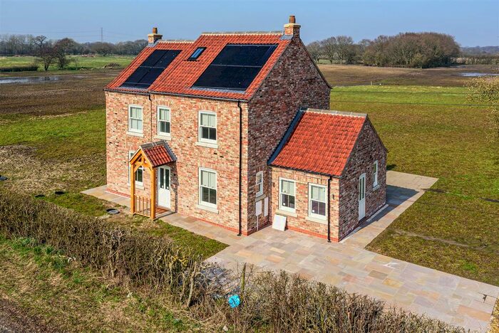 4 Bedroom Detached House To Rent In North Lane Gardens, North Lane, York, North Yorkshire, YO32