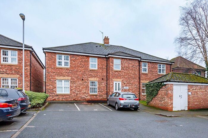 2 Bedroom Flat For Sale In Waterside Gardens, York, YO31