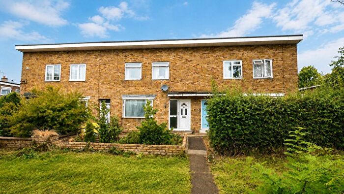 3 Bedroom Terraced House For Sale In The Pastures, Hatfield, AL10