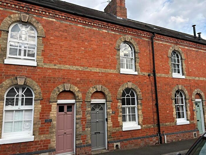 2 Bedroom Terraced House For Sale In High Street, Great Glen, LE8