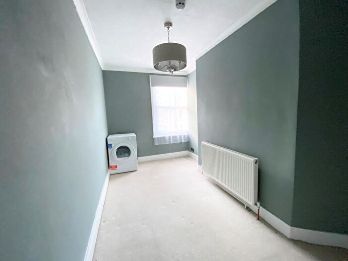 2 Bedroom Apartment To Rent In South Street, Eastbourne, BN21