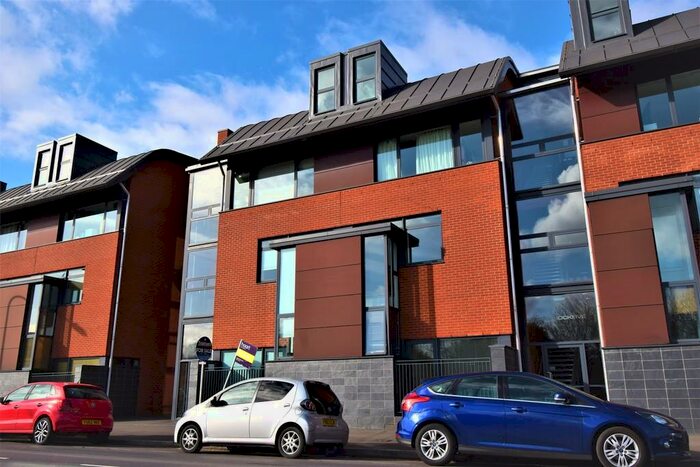 3 Bedroom Flat To Rent In Park Rock, Castle Boulevard, Nottingham, NG7