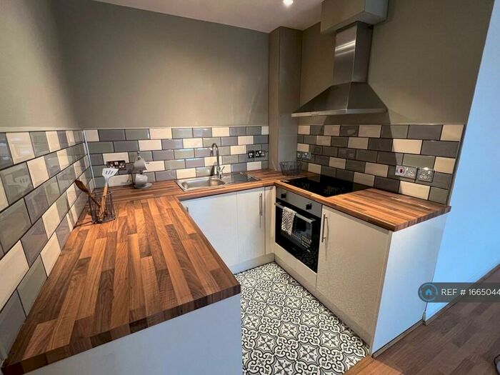 1 Bedroom Flat To Rent In Kirby Court, Newbold, Rugby, CV21