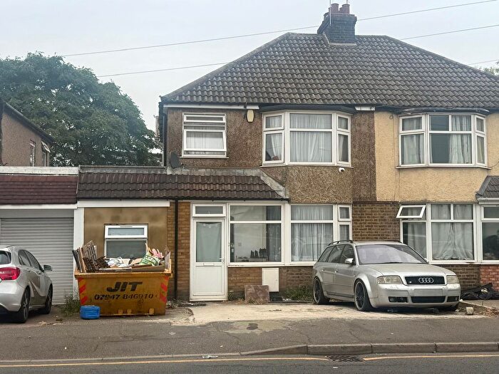 6 Bedroom Detached House For Sale In North Hyde Road, UB3