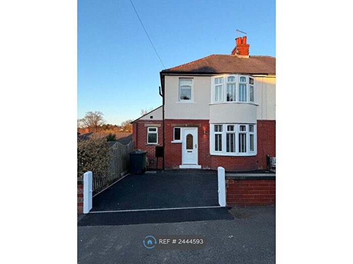 3 Bedroom Semi-Detached House To Rent In Beadon Avenue, Huddersfield, HD5