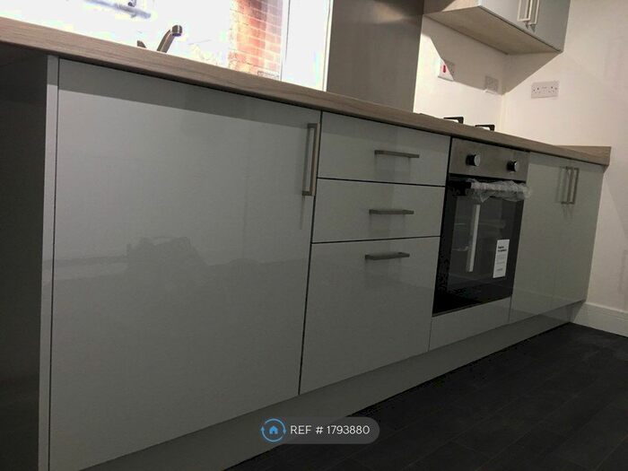 1 Bedroom Flat To Rent In Chetwynd Road, Wolverhampton, WV2