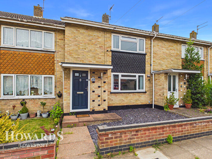 2 Bedroom Terraced House For Sale In Castleton Close, Lowestoft, NR32