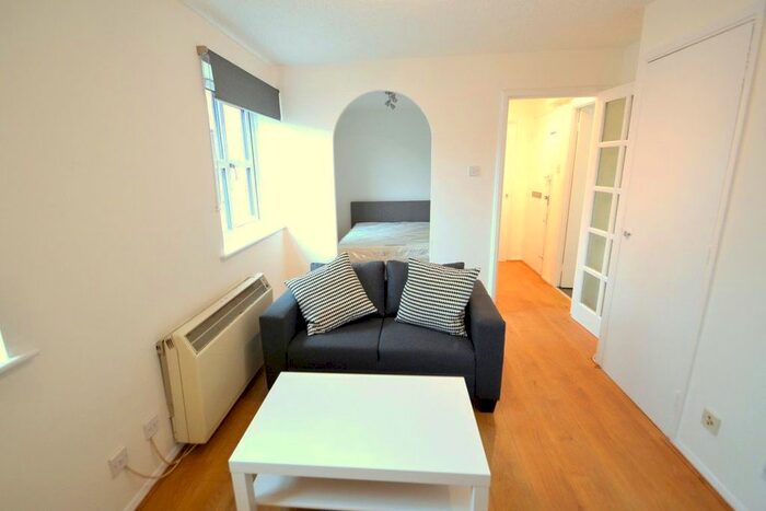 Studio To Rent In John Williams Close, London, SE14