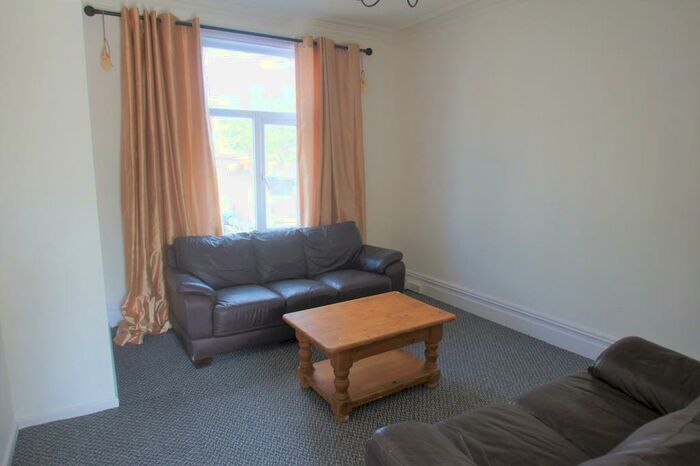 2 Bedroom Apartment To Rent In Lower Broughton Road, Salford, M7