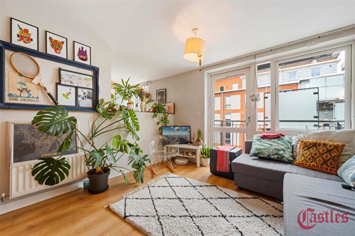 2 Bedroom Flat For Sale In Armstrong House, Southwold Road, E5
