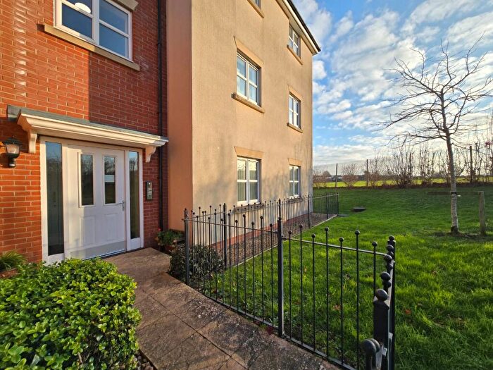 2 Bedroom Flat For Sale In Prestbury Road, Northampton, Northamptonshire, NN5