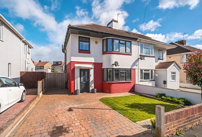 3 Bedroom Semi Detached House For Sale In Ravenscourt Road, Patchway, South Gloucestershire, BS34